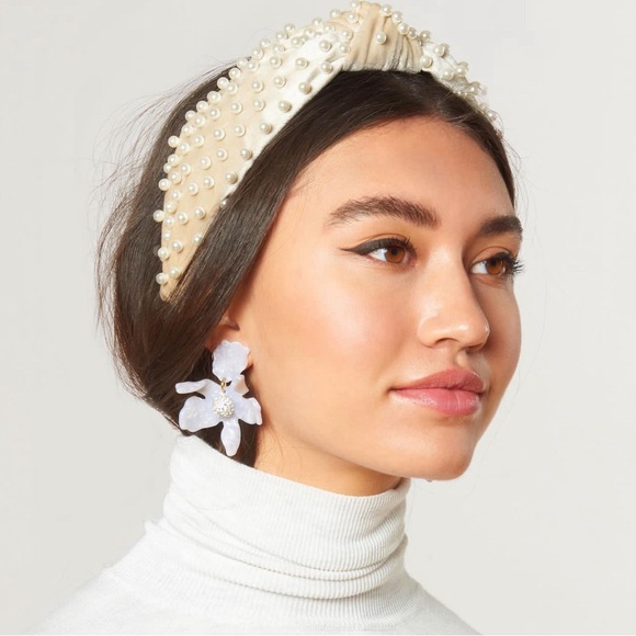 Lele Sadoughi MOTHER OF PEARL SMALL CRYSTAL LILY EARRINGS - Picture 1 of 13